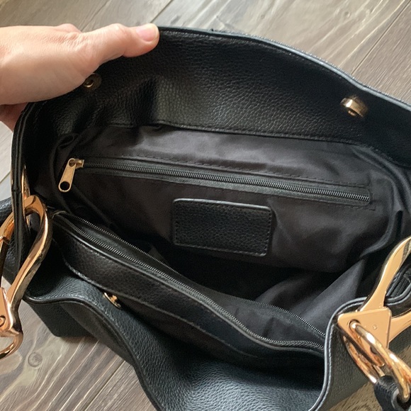 Marshallβs leather Shoulder Bag - Picture 7 of 13
